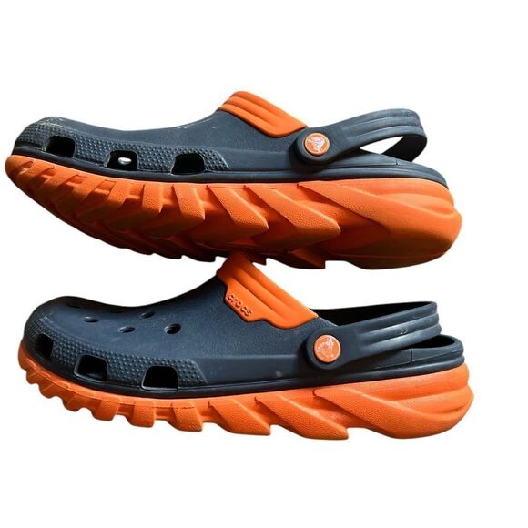 CROCS Navy and Orange w orange Button Limited Edition Men’s 11M - Picture 2 of 6
